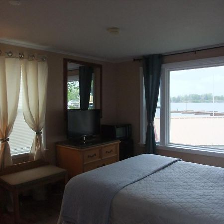 Hills Motel & Marina Alexandria Bay Buitenkant foto